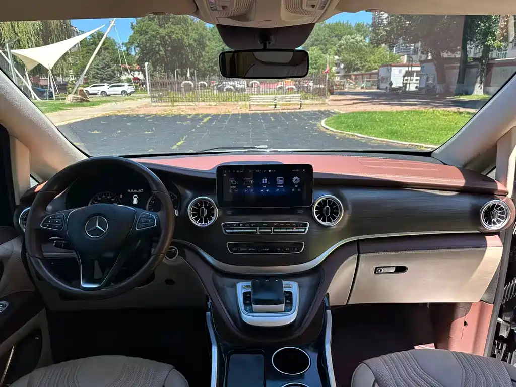 Mercedes-Benz Vito 2023 — фото 10