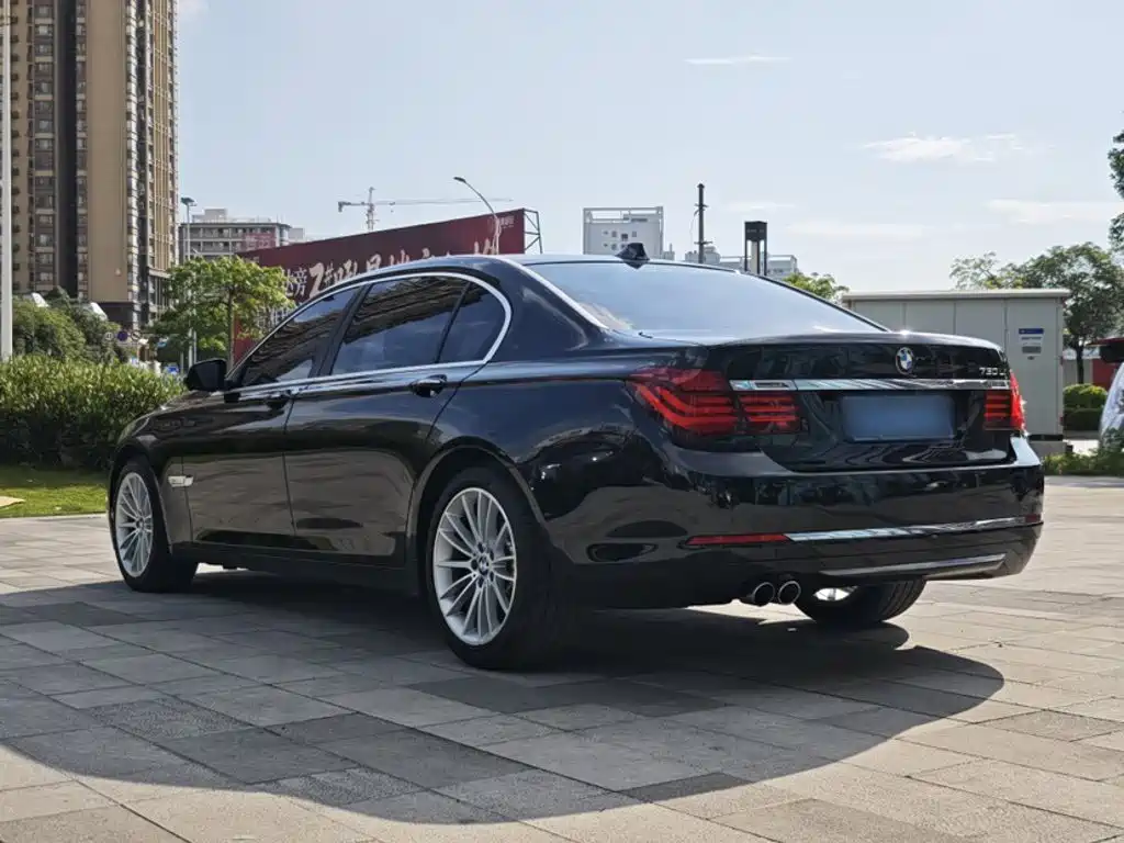 BMW 7 Series 2015 — фото 12