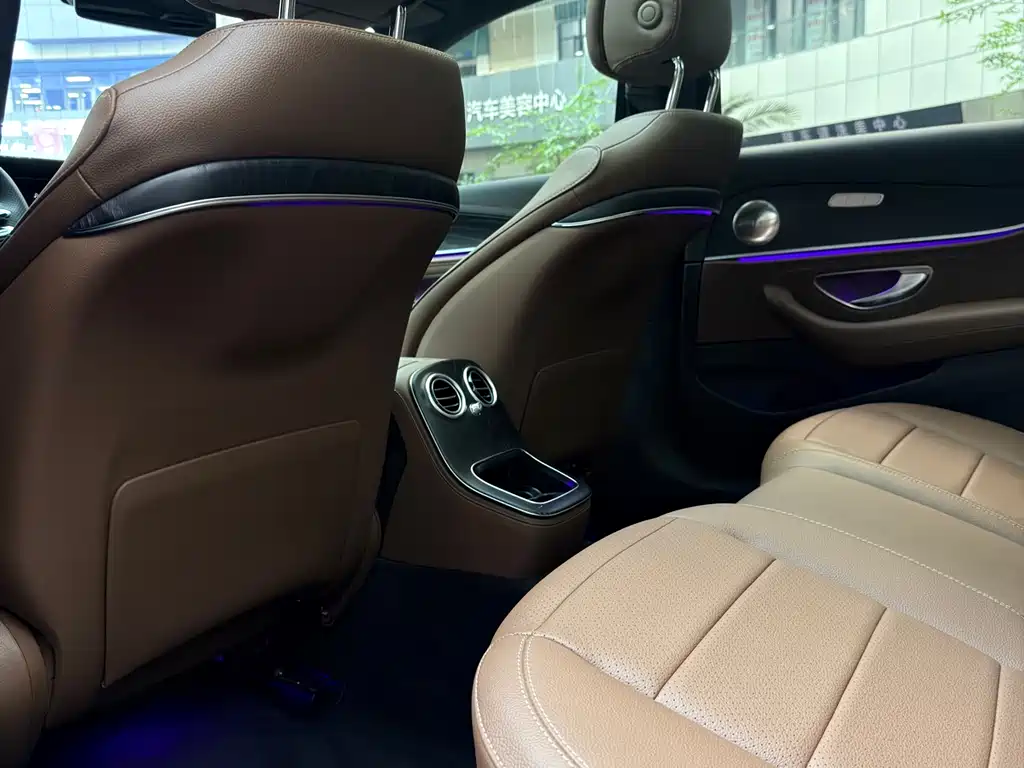 Mercedes-Benz E-Class 2023 — фото 14
