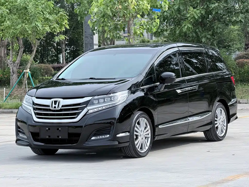 Honda Elysion 2018 — фото 1