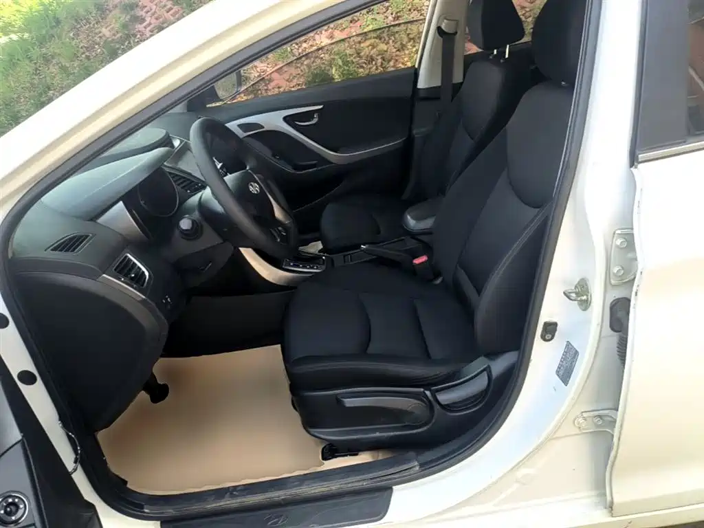 Hyundai Elantra Langdong 2016 — фото 15