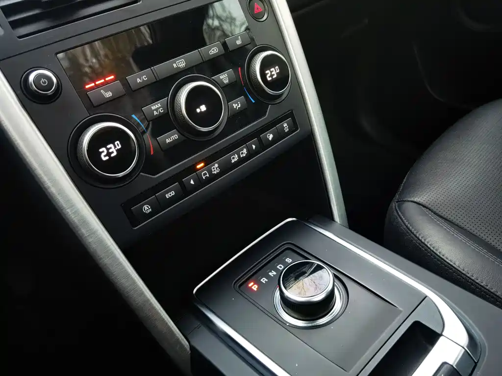 Land Rover Discovery Sport 2018 — фото 9