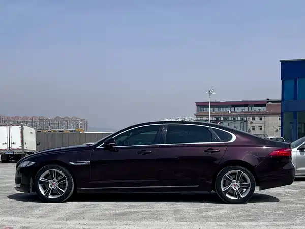 Jaguar XFL 2019