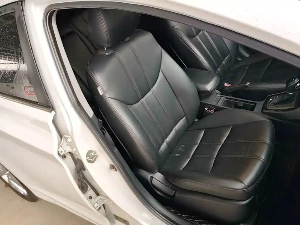 Hyundai Elantra Langdong 2016 — фото 20