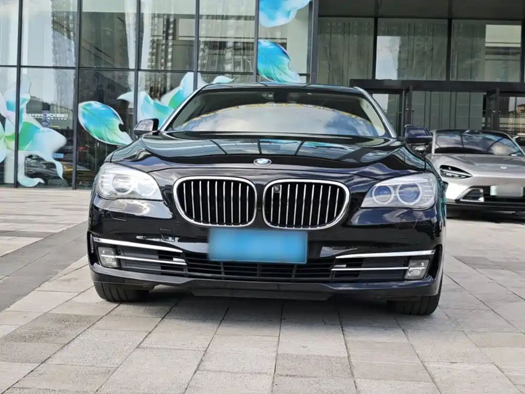 BMW 7 Series 2015 — фото 14