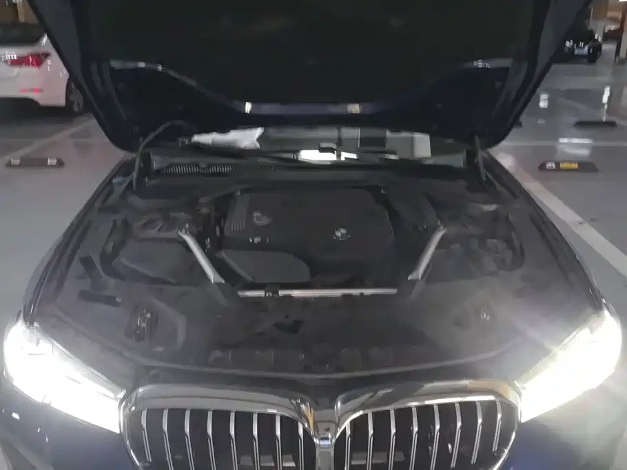 BMW 5 Series 2021 — фото 10