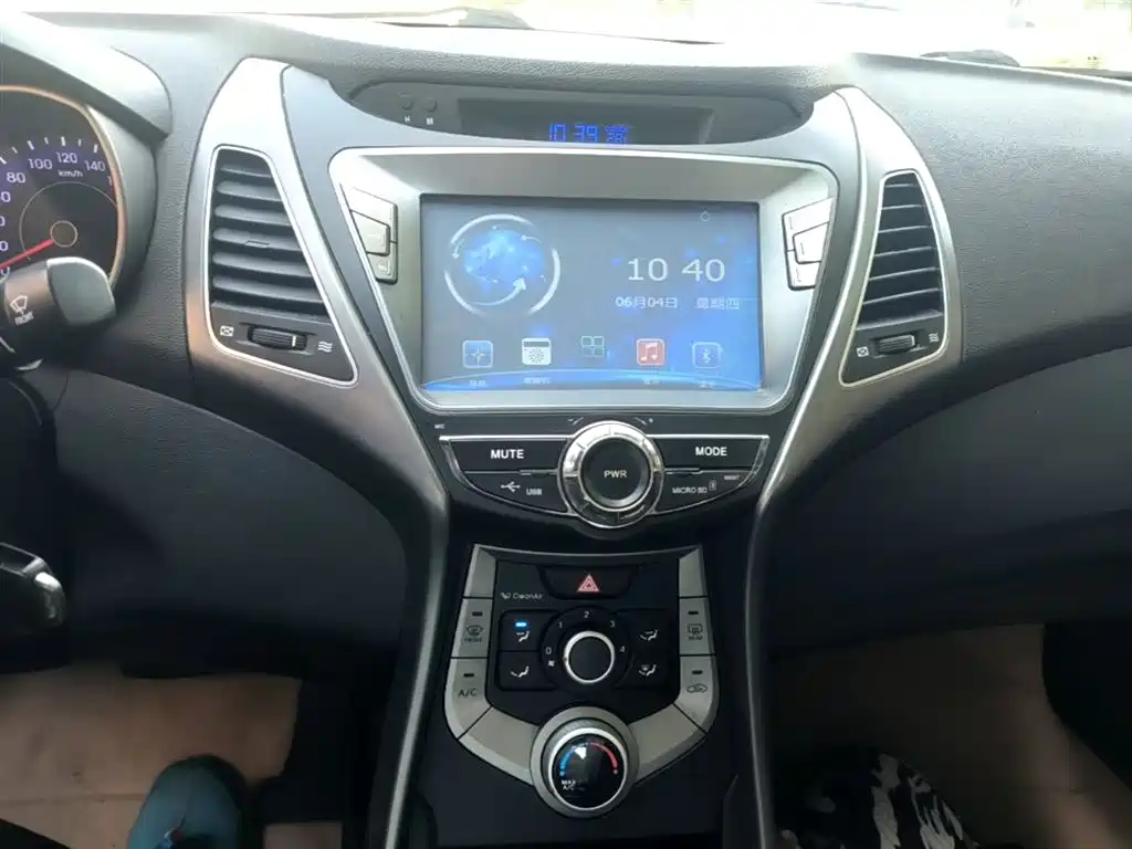 Hyundai Elantra Langdong 2016 — фото 13
