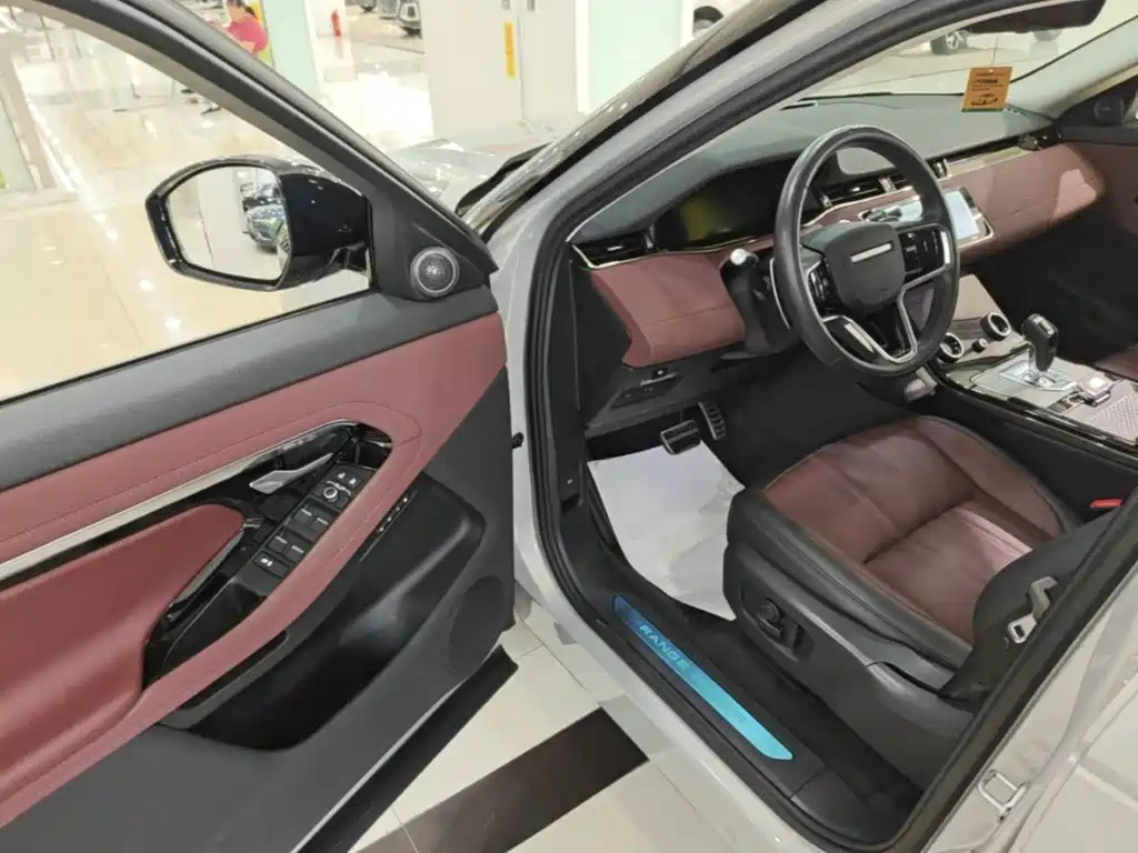 Land Rover Range Rover Evoque 2023 — фото 16