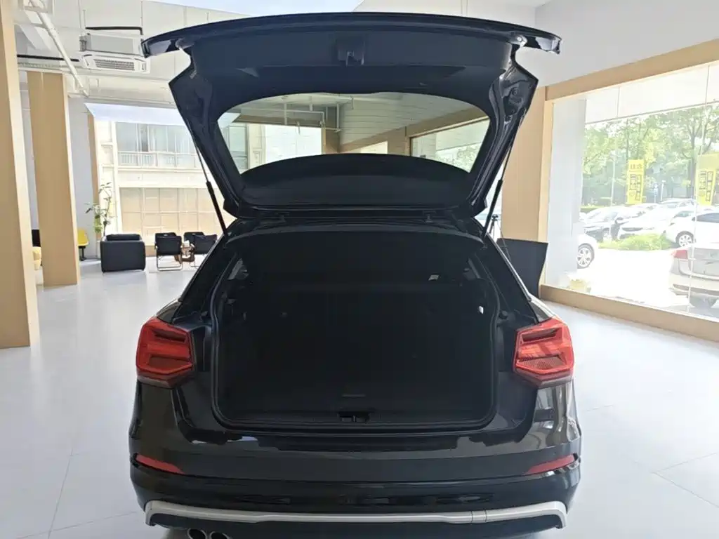 Audi Q2L 2019 — фото 19