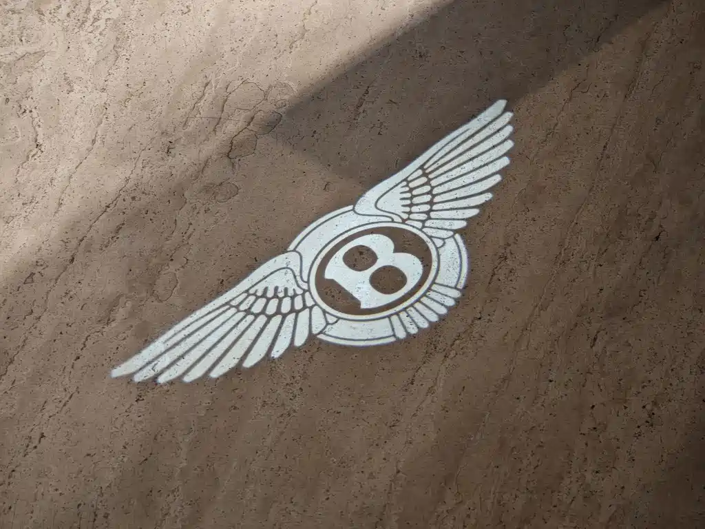 Bentley Flying Spur — фото 17