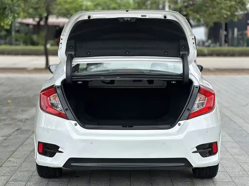 Honda Civic 2019 — фото 15