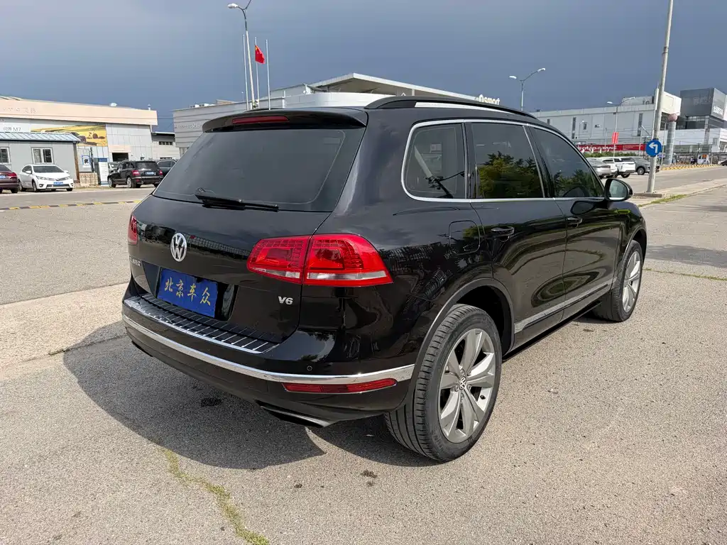 Volkswagen Touareg 2017 — фото 4