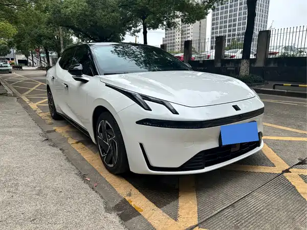 Lynk & Co 07 EM-P 2024