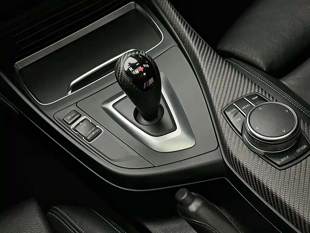 BMW M2 2017 — фото 17