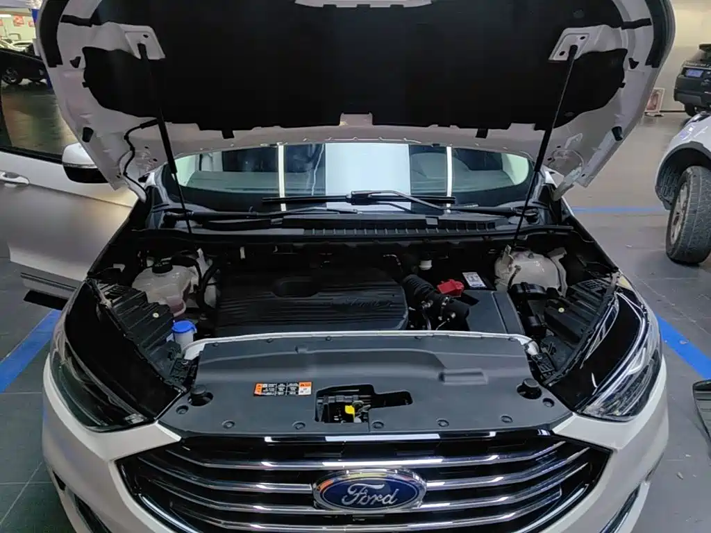 Ford Edge 2020 — фото 16