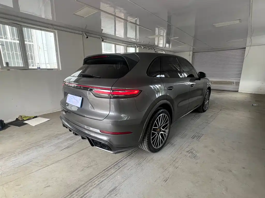 Porsche Cayenne 2020 — фото 33