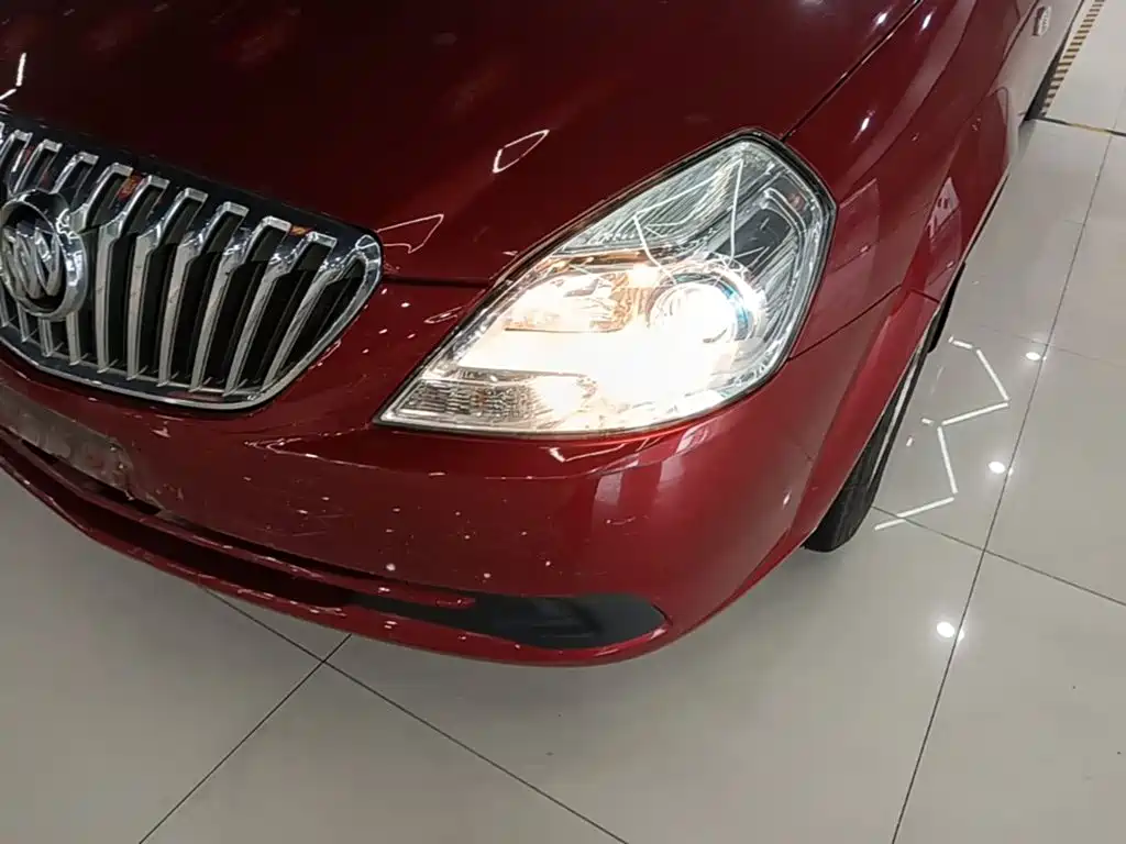 Buick Excelle 2015 — фото 24