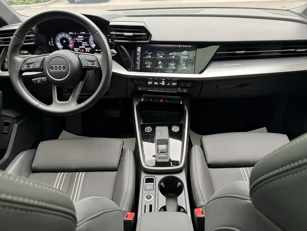 Audi A3 2023 — фото 21