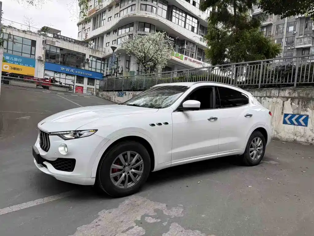 Maserati Levante 2017 — фото 4