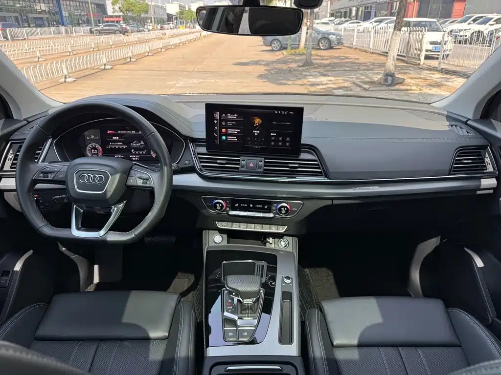 Audi Q5L 2025 — фото 10