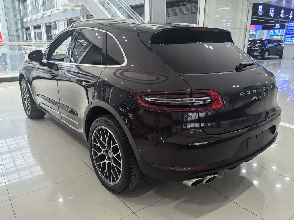 Porsche Macan 2016 — фото 15