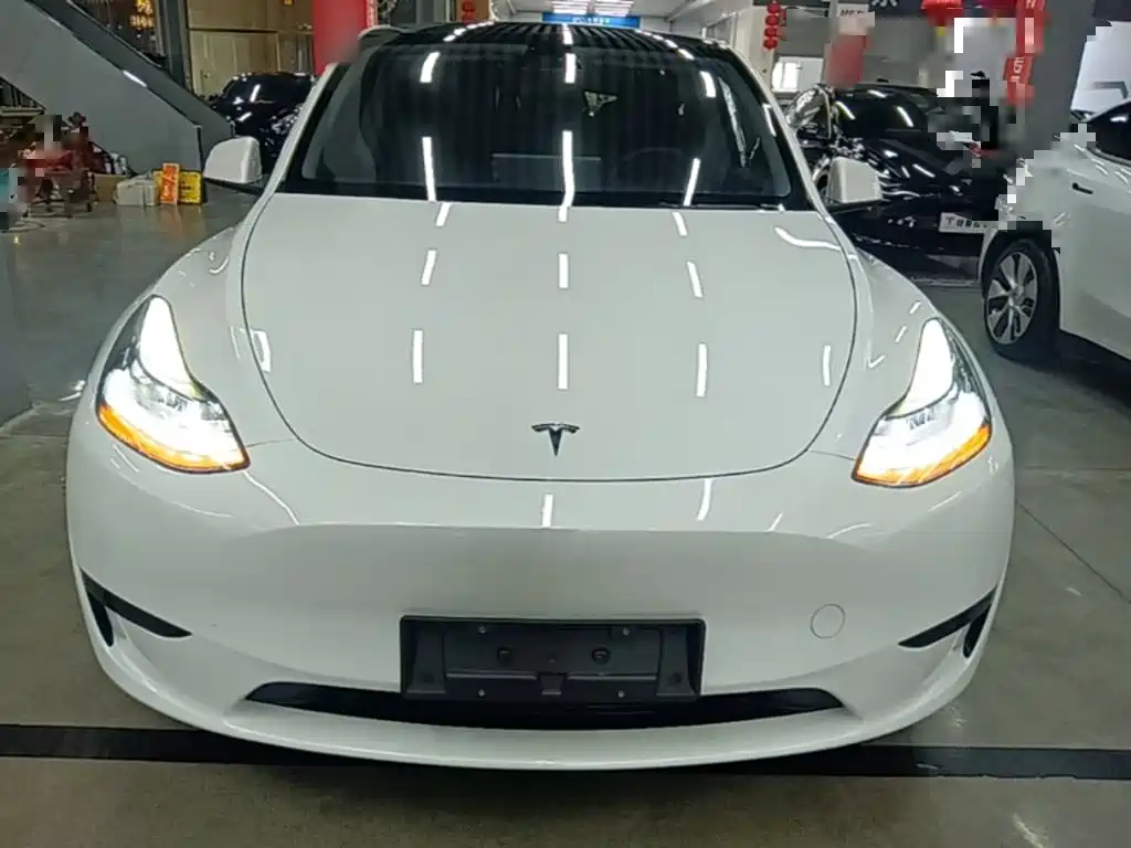 Tesla Model Y 2024 — фото 3