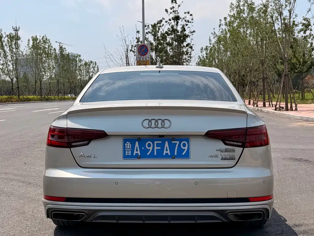 Audi A4L 2019