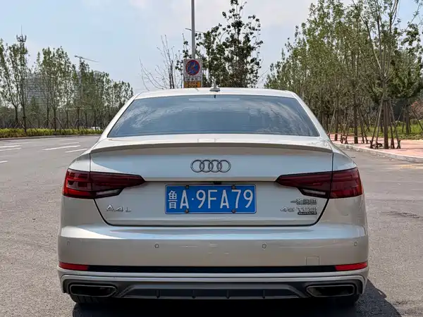 Audi A4L 2019