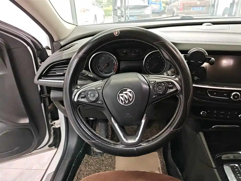 Buick Regal 2018 — фото 11