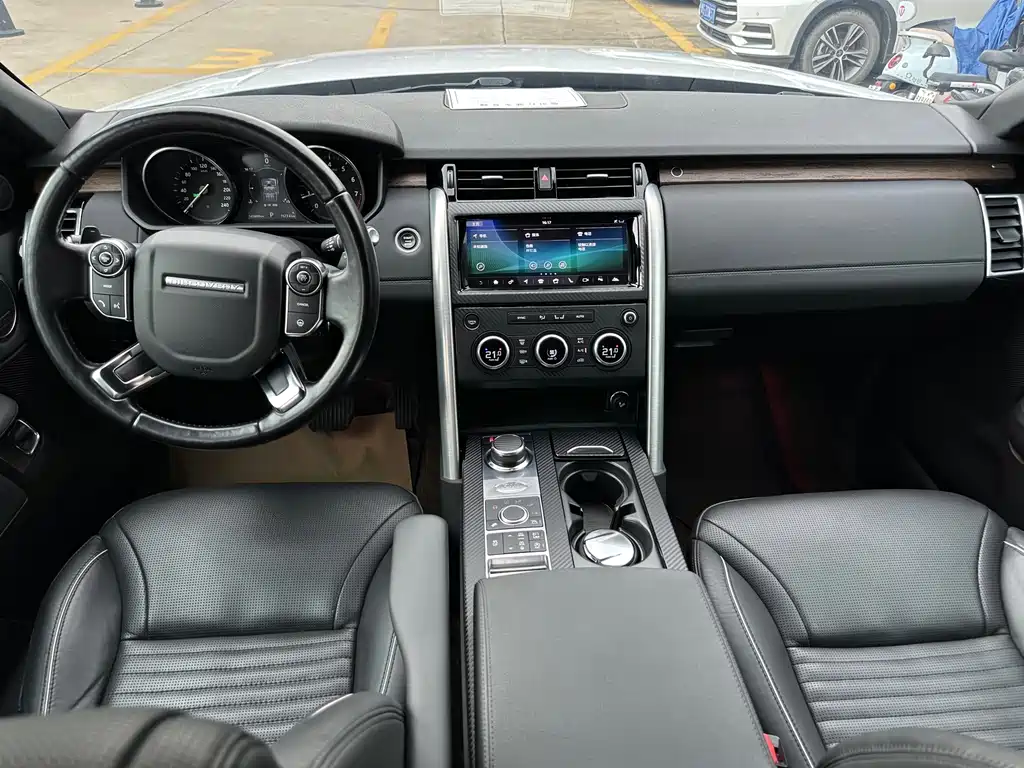Land Rover Discovery 2017 — фото 12