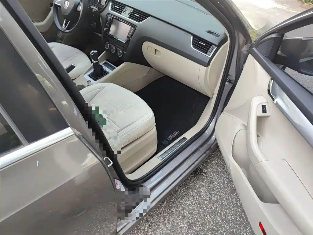 Skoda Octavia 2016 — фото 19