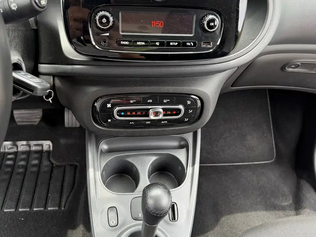 smart Fortwo 2016 — фото 15
