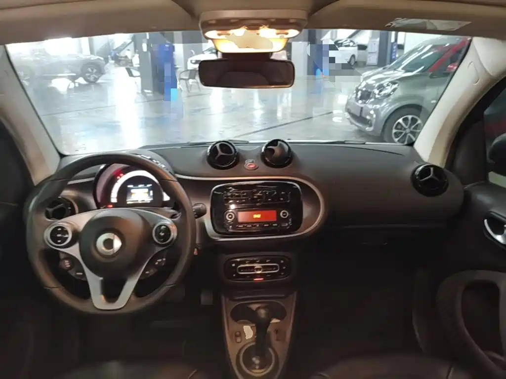 smart fortwo 2019 — фото 10
