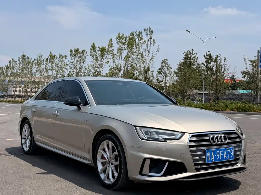 Audi A4L 2019