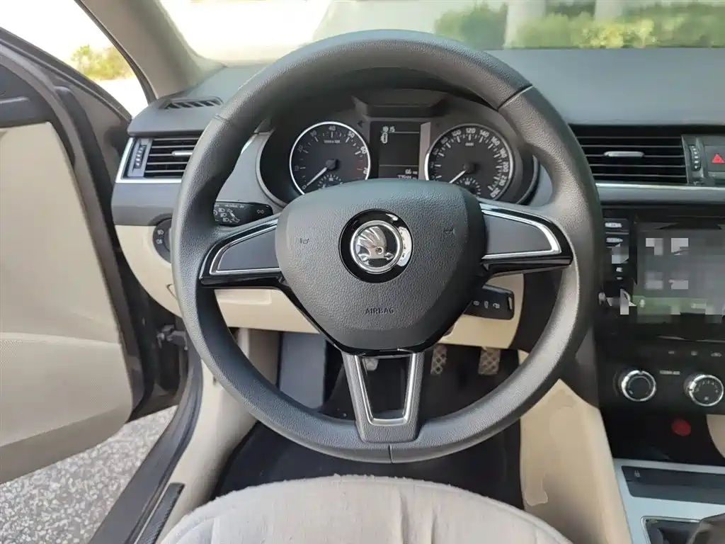 Skoda Octavia 2016 — фото 3