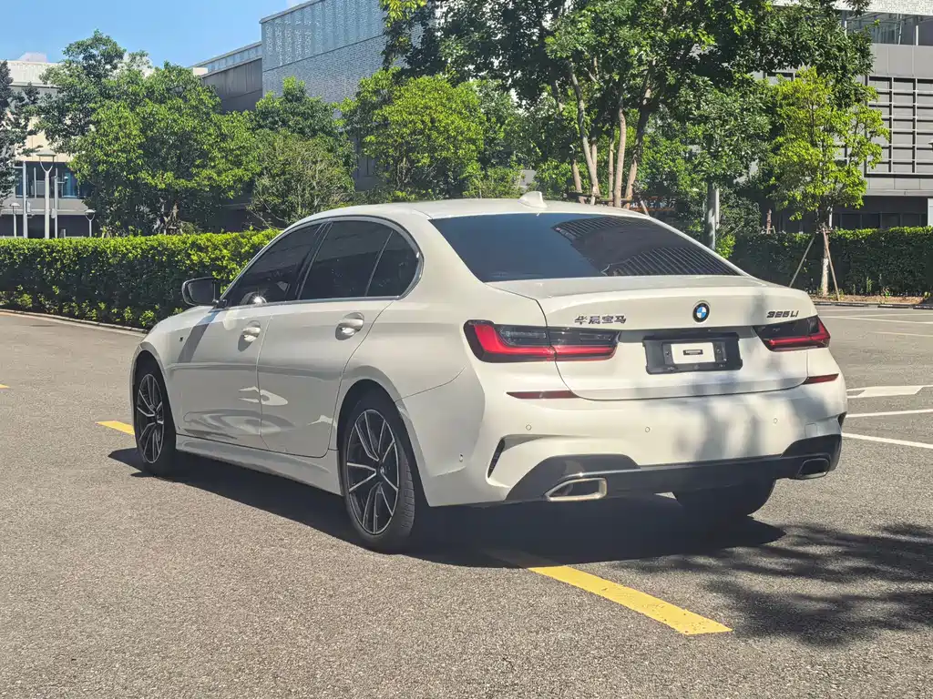 BMW 3 Series 2021