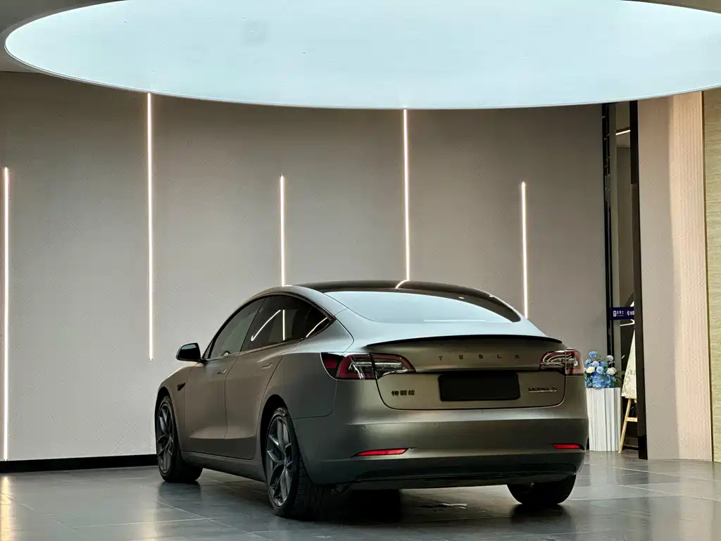 Tesla Model 3 2022 — фото 10