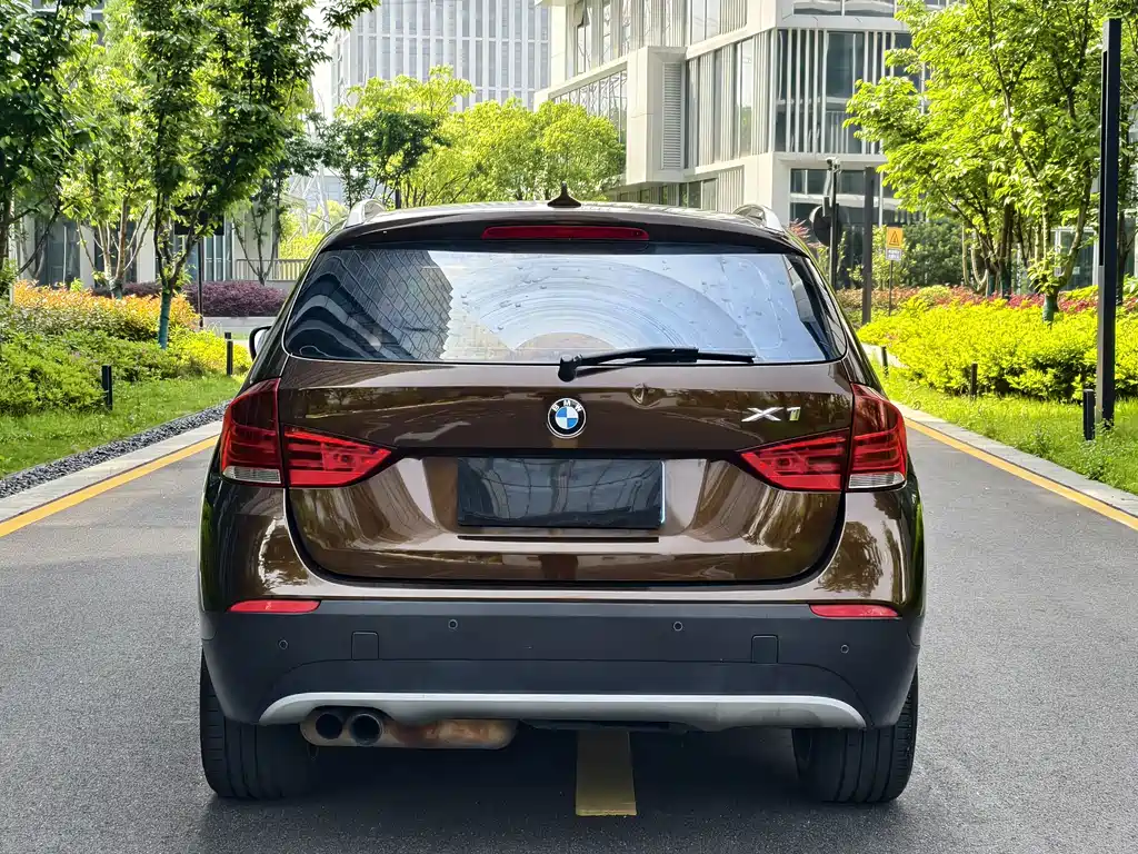 BMW X1 2012 — фото 11