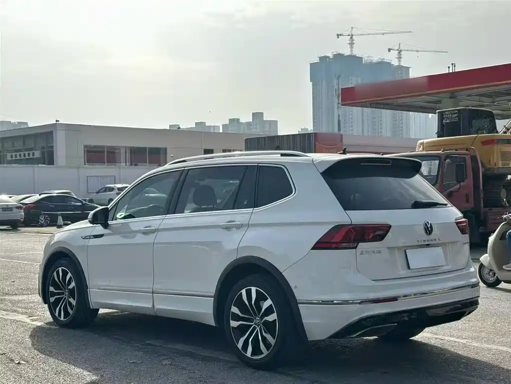 Volkswagen Tiguan L 2021 — фото 4
