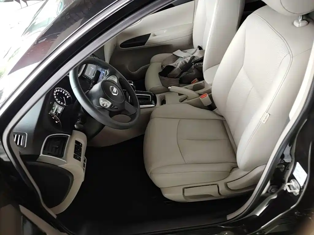 Nissan Sylphy 2018 — фото 15