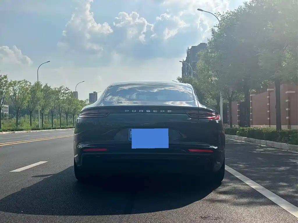 Porsche Panamera 2019 — фото 17
