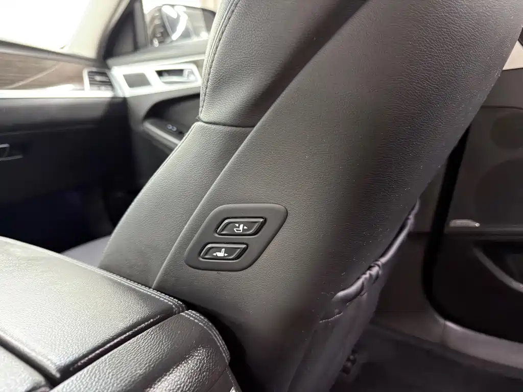 Hyundai Genesis 2016 — фото 14