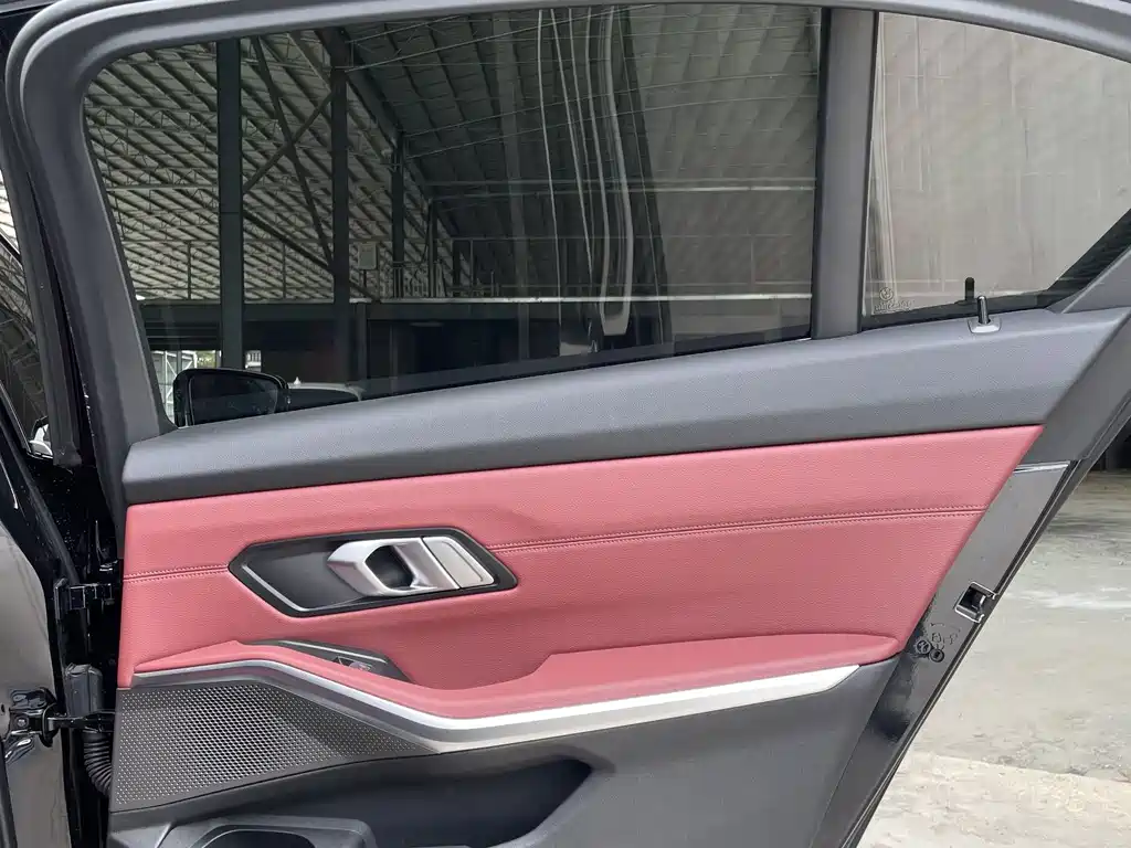 BMW 3 Series 2023 — фото 12