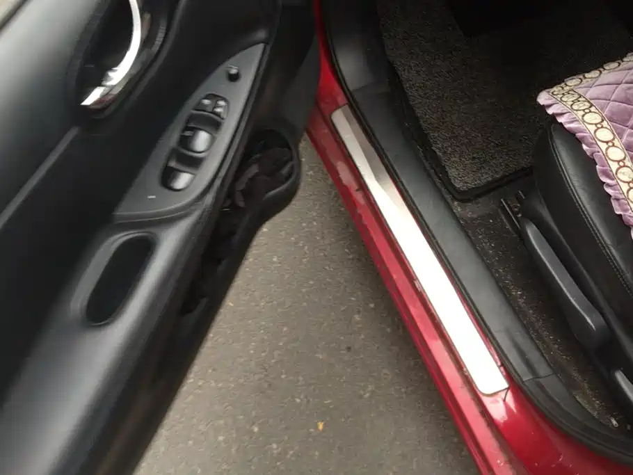 Nissan Tiida 2013