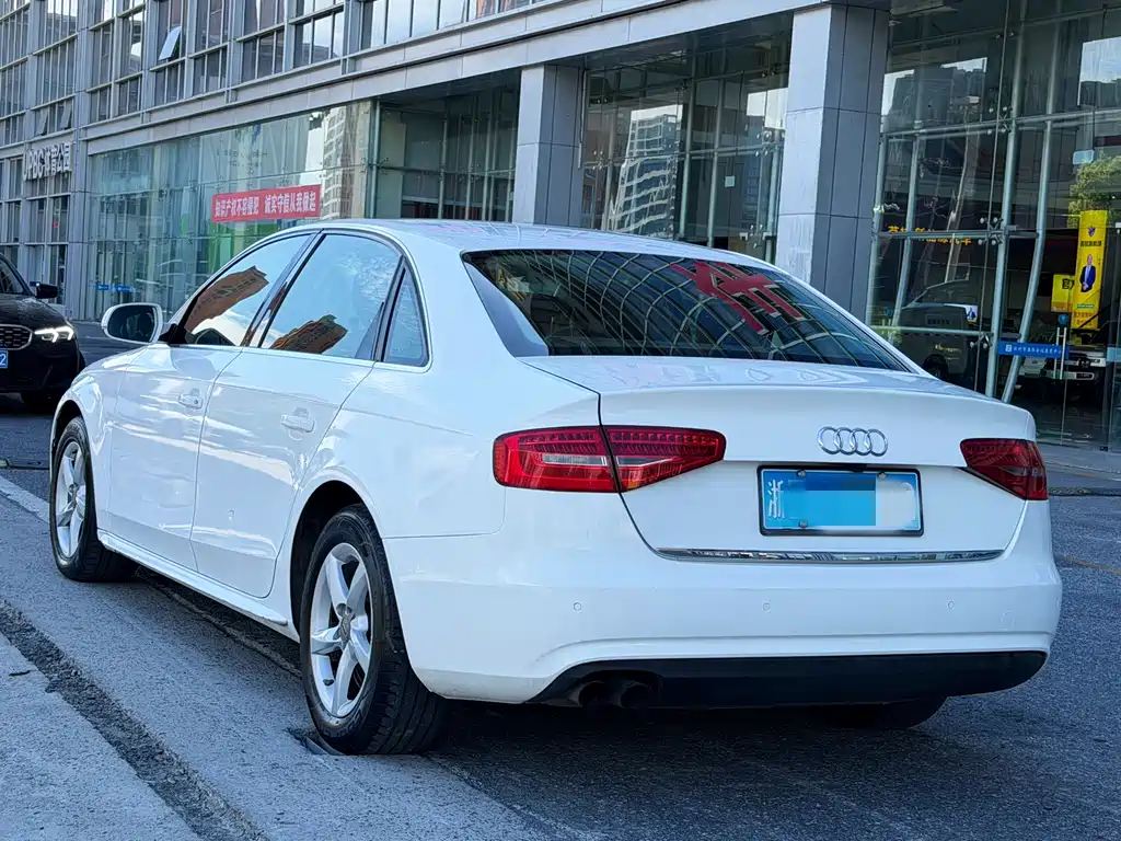 Audi A4L 2016