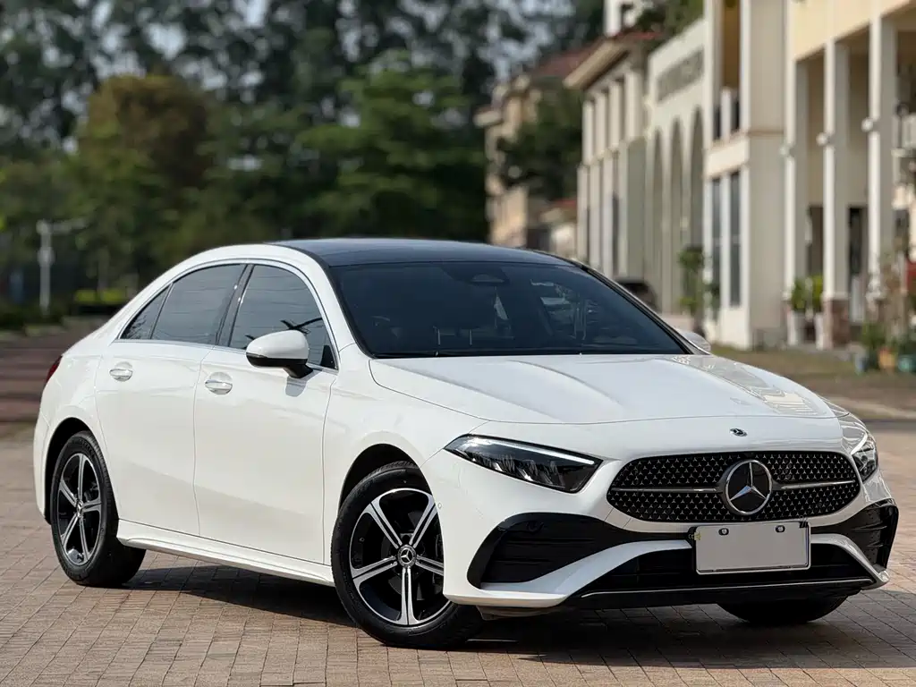 Mercedes-Benz A-Class 2024 — фото 3