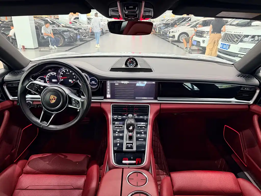 Porsche Panamera 2018 — фото 5