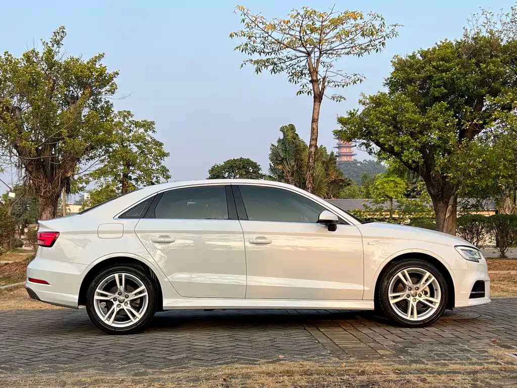Audi A3 2021 — фото 11