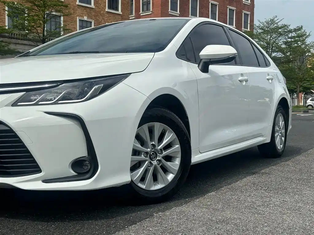 Toyota Corolla 2022 — фото 10