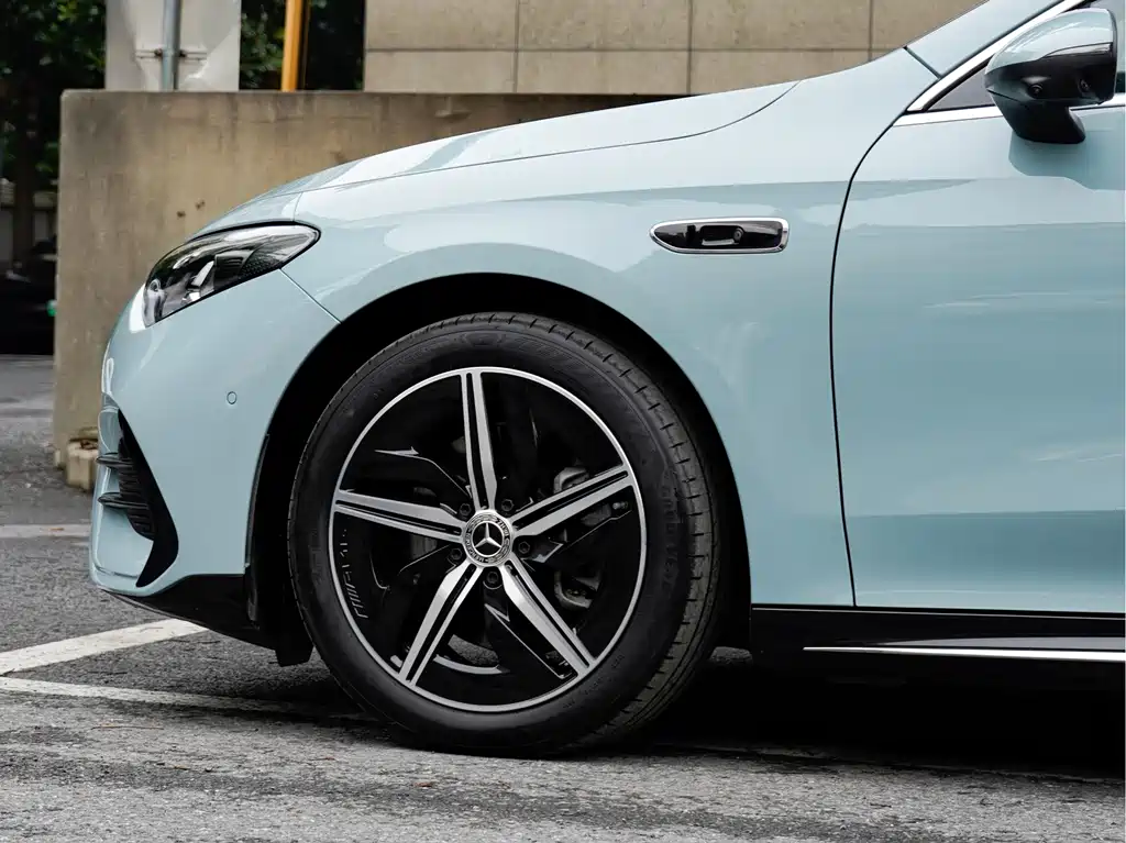 Mercedes-Benz CLA EV 2025 — фото 6